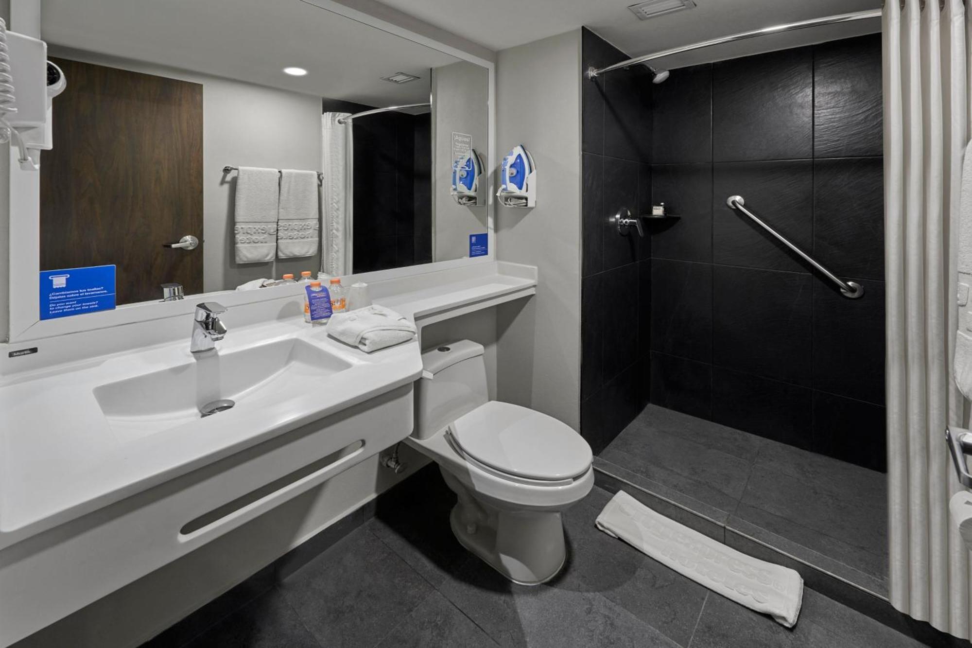 City Express By Marriott Ensenada Exterior photo