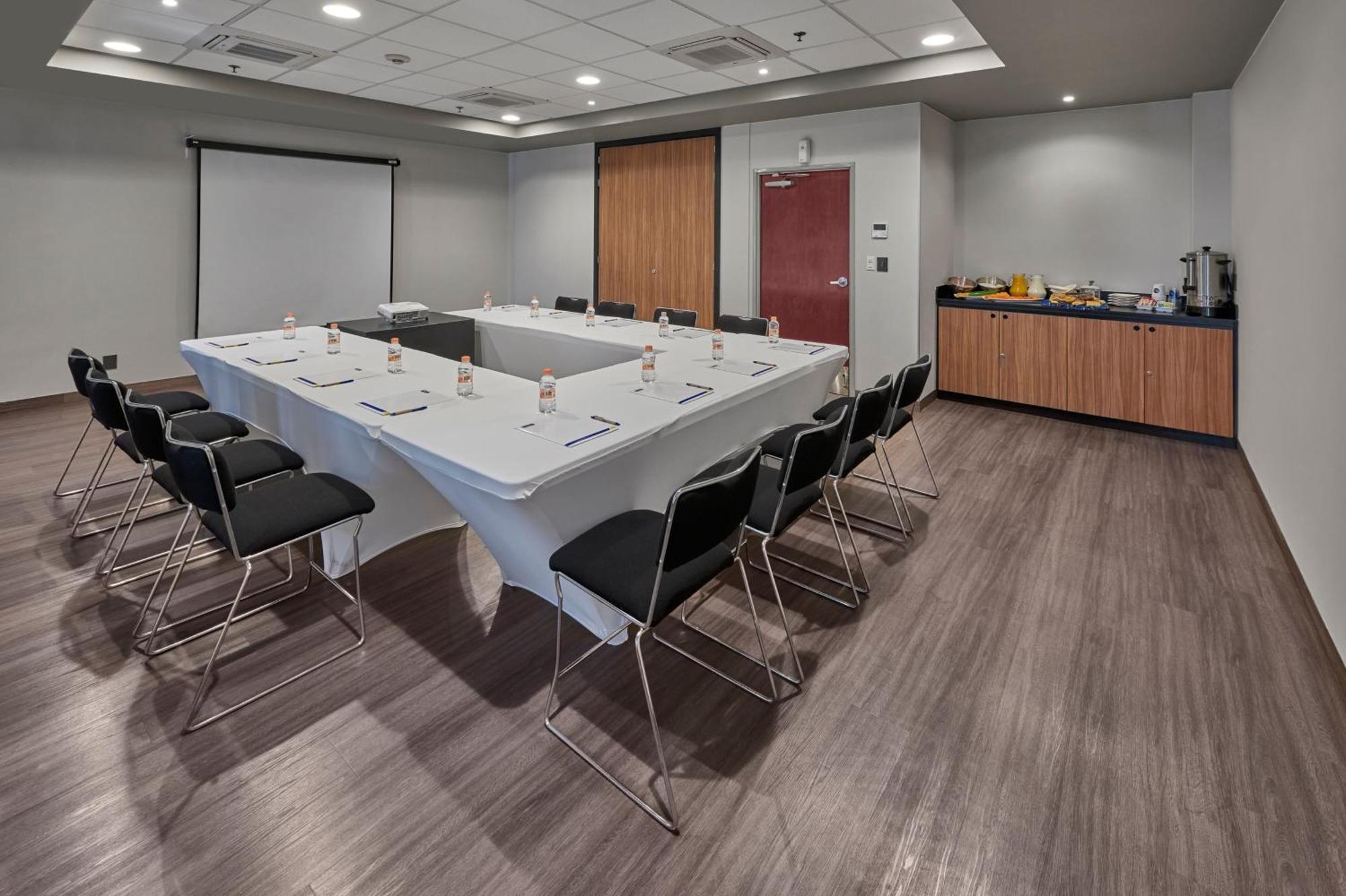City Express By Marriott Ensenada Exterior photo